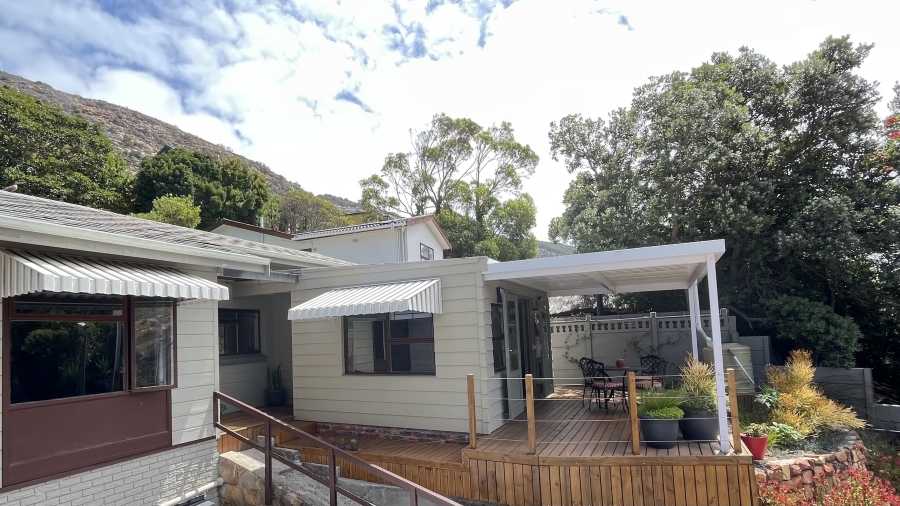 3 Bedroom Property for Sale in Glencairn Western Cape